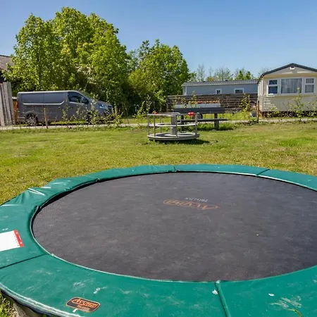 575 Op Recreatiepark De Wielen Chalet *