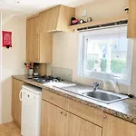 木屋 575 Op Recreatiepark De Wielen 荷属圣马丁