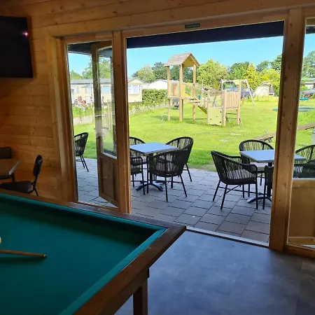 575 Op Recreatiepark De Wielen Σαλέ