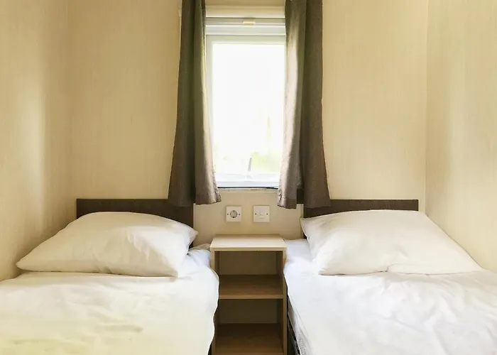 575 Op Recreatiepark De Wielen בקתה *